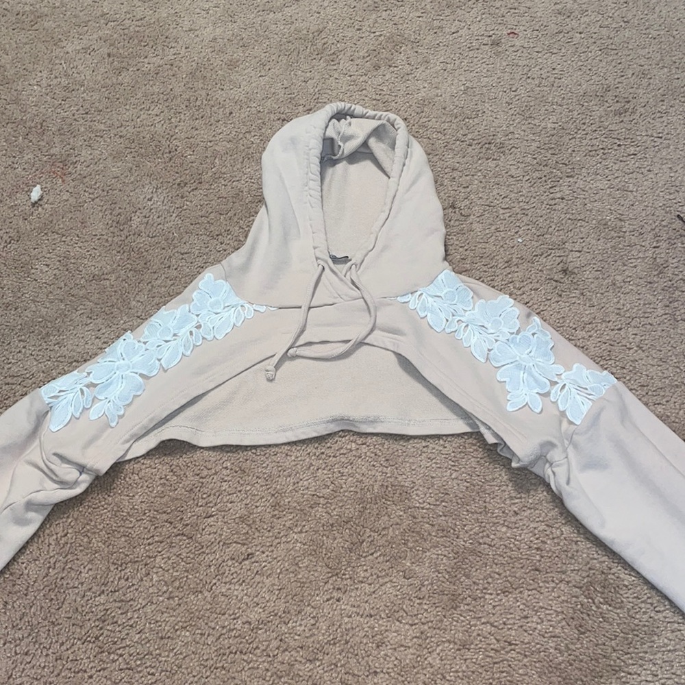Charlotte Russe Cropped sweatshirt